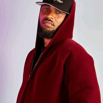 Fally Ipupa leaves Warner music to Universal music Africa under U-live Africa.